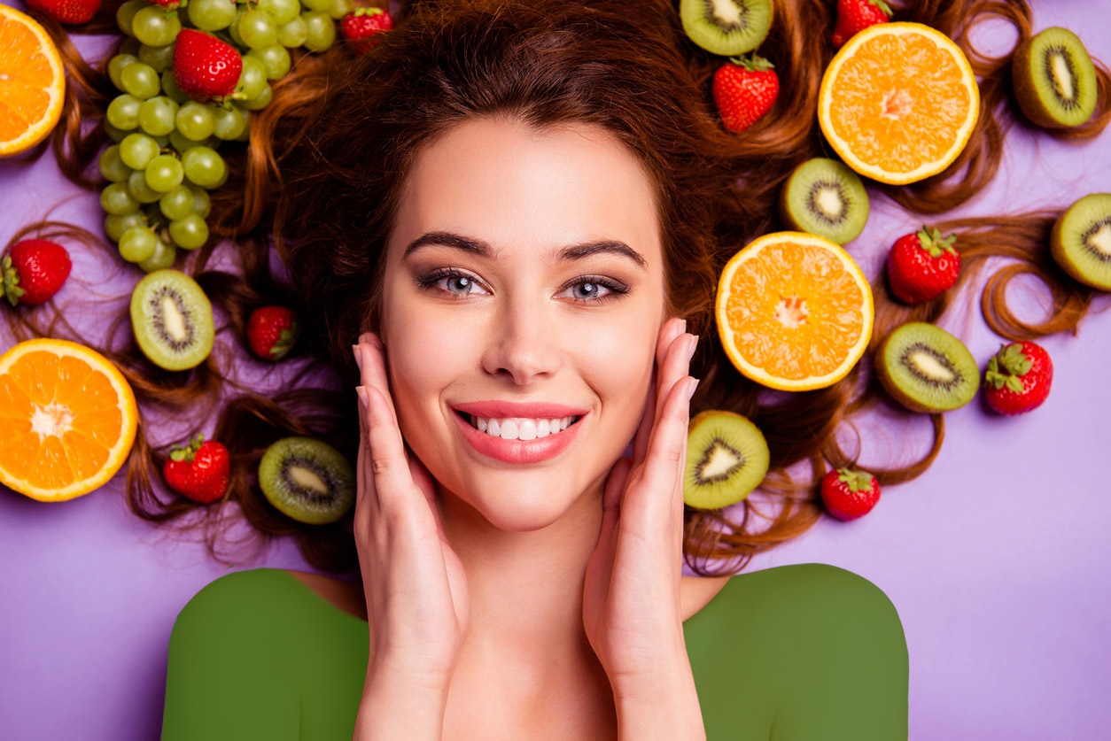 تأثیر تغذیه بر سلامت پوست: راهنمای جامع برای داشتن پوستی شفاف، جوان و سالم